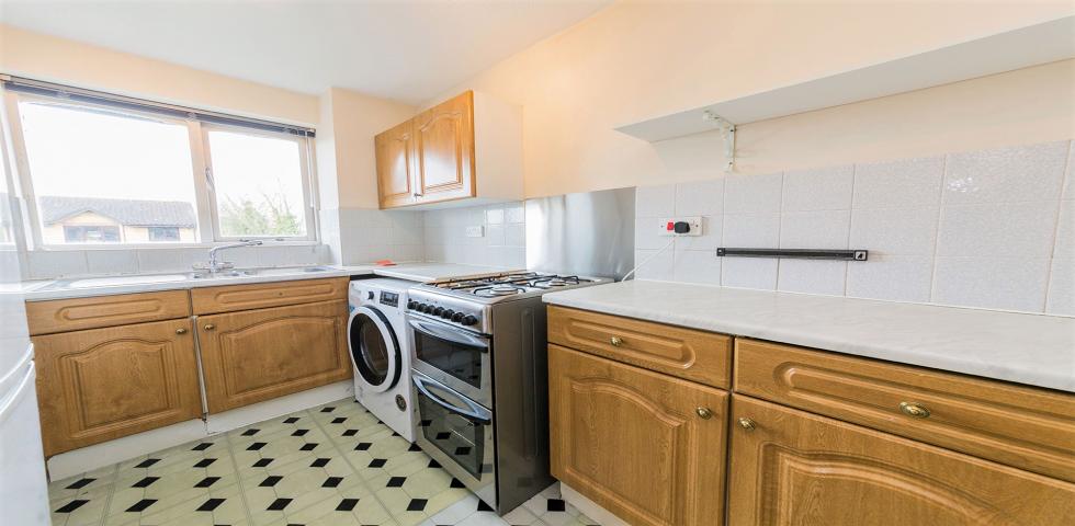 			UNDER OFFER , 2 Bedroom, 1 bath, 1 reception Flat			 Cornmow Drive, DOLLIS HILL